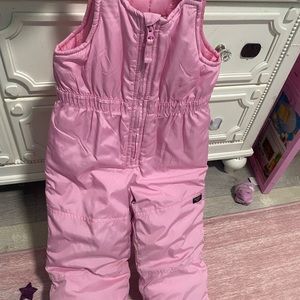 Kids 5T snow pants overalls. In great condition!